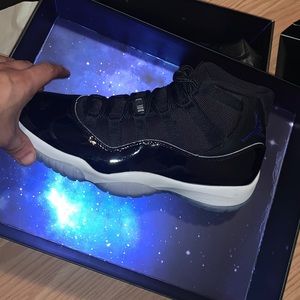 Jordan retro 11s space jams